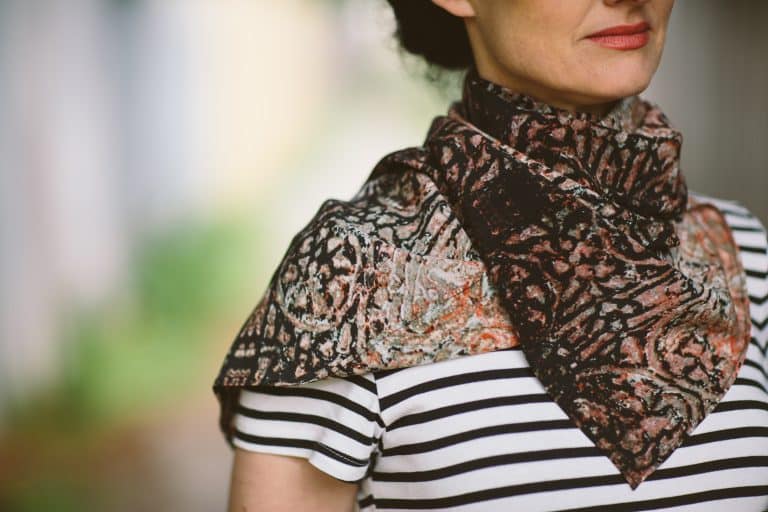 FotoFab-552 Womens Fashion Fish Temple Silk Blend Scarf