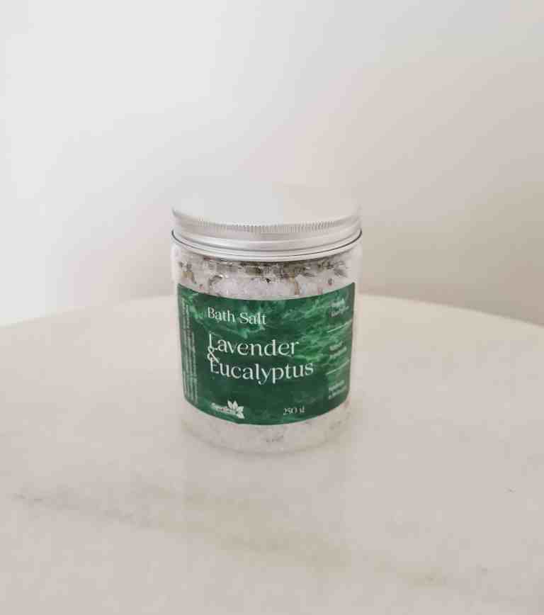 "LAVENDER & EUCALYPTUS" HANDMADE BATH SOAK 250 g "LAVENDER & EUCALYPTUS" HANDMADE BATH SOAK 250 g