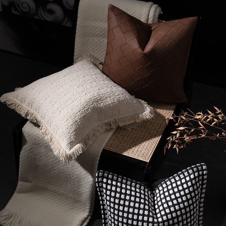 Classic Ivory Tassel Cushion 2