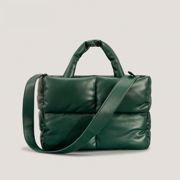 Women's Quilted Shoulder Bag Women's Quilted Shoulder Bag