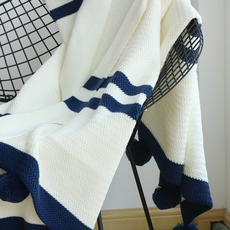 New Nordic Blue Plaids Casual Knitted Blankets with ball koc narzuta cobertor for Beds Sofa Cover Decoration Throw 130*160cm 2 New Nordic Blue Plaids Casual Knitted Blankets with ball koc narzuta cobertor for Beds Sofa Cover Decoration Throw 130*160cm 2