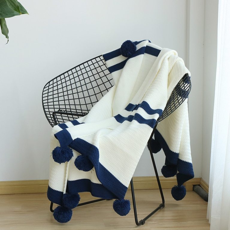 Casual Knit Blanket with pompom detailing Casual Knit Blanket with pompom detailing