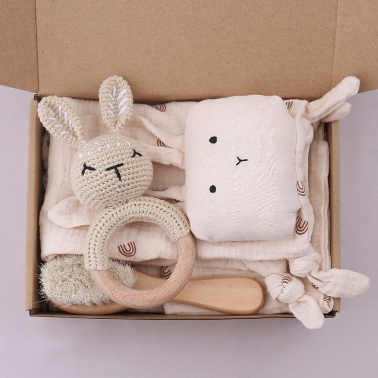Newborn Mobile Gym Educational Ring Teething Toy Baby Cotton Bib Gauze Baby Wooden Ring Rattle Crochet Wool Toy Pacifier Chain 2