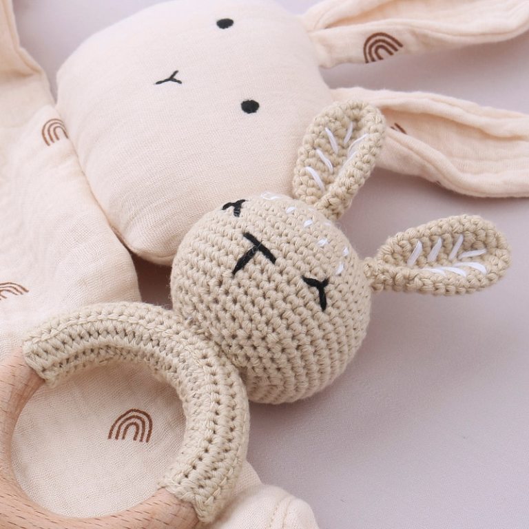 Newborn Mobile Gym Educational Ring Teething Toy Baby Cotton Bib Gauze Baby Wooden Ring Rattle Crochet Wool Toy Pacifier Chain 5