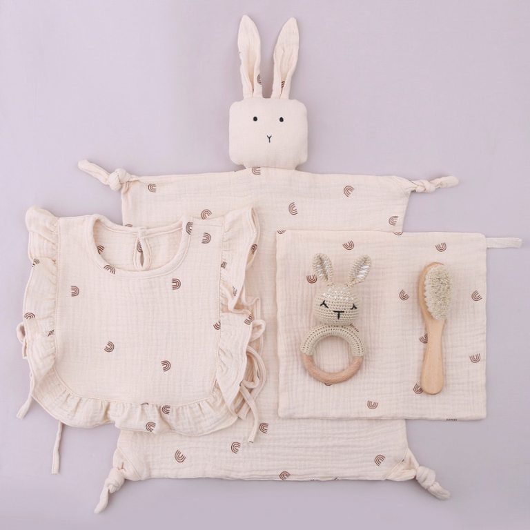 Newborn Mobile Gym Educational Ring Teething Toy Baby Cotton Bib Gauze Baby Wooden Ring Rattle Crochet Wool Toy Pacifier Chain 3