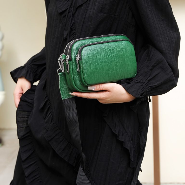 Women’s Camera Crossbody Leather Bag Women’s Camera Crossbody Leather Bag