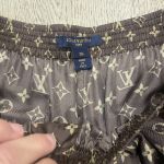 Authentic louis vuitton logo shorts size 38 Authentic louis vuitton logo shorts size 38