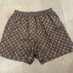 Authentic louis vuitton logo shorts size 38 Authentic louis vuitton logo shorts size 38