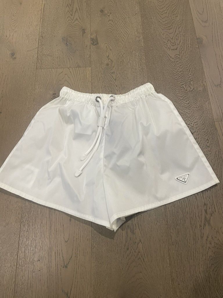 Authentic Prada White Re-Nylon Gabardine shorts size 38 Authentic Prada White Re-Nylon Gabardine shorts size 38