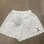 Authentic Prada White Re-Nylon Gabardine shorts size 38 Authentic Prada White Re-Nylon Gabardine shorts size 38