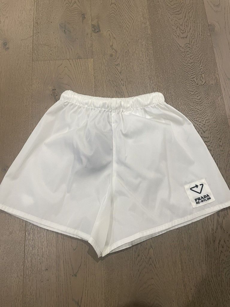 Authentic Prada White Re-Nylon Gabardine shorts size 38 Authentic Prada White Re-Nylon Gabardine shorts size 38