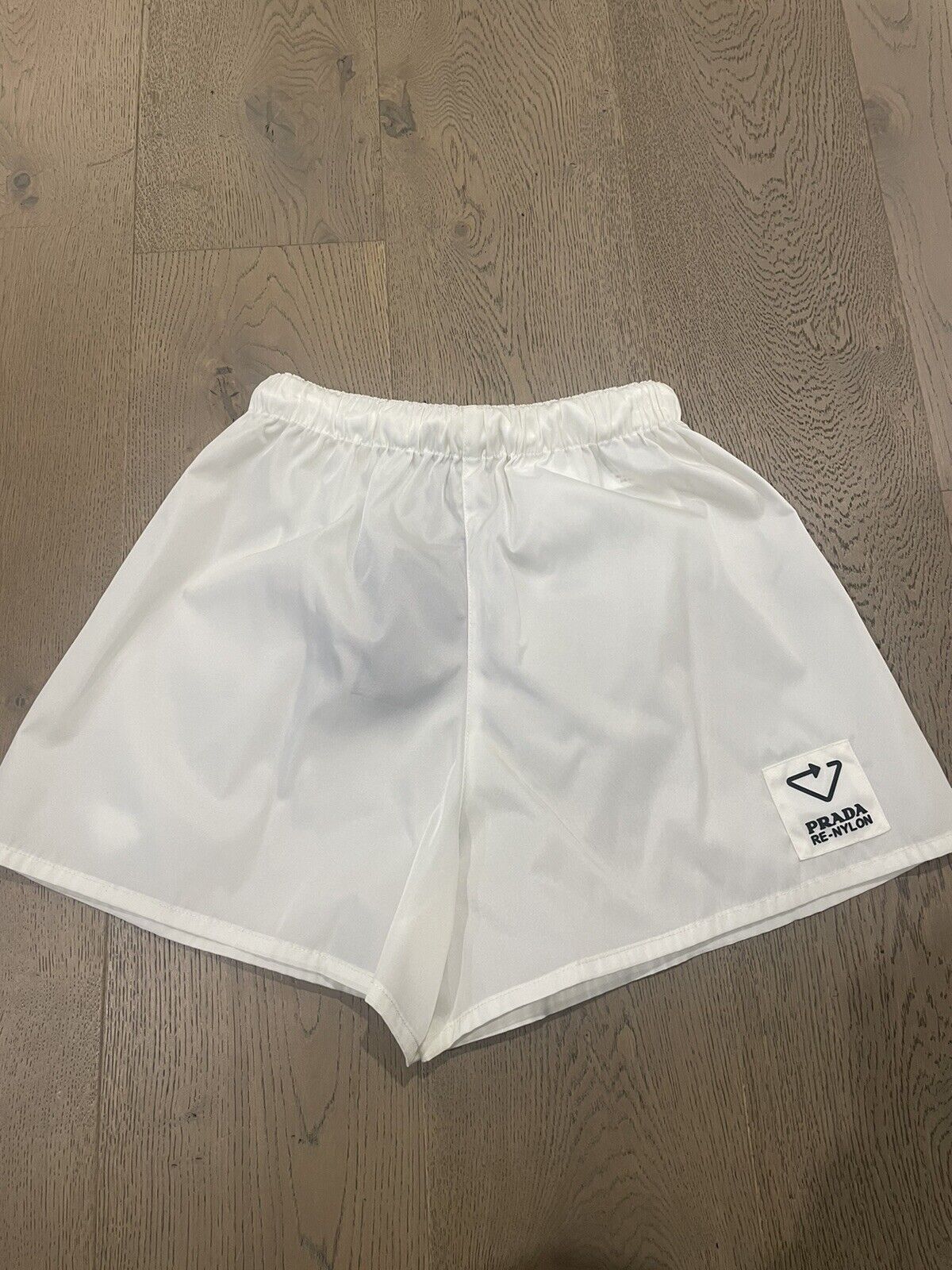 Authentic Prada White Re-Nylon Gabardine shorts size 38