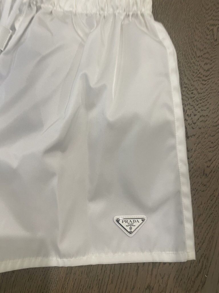 Authentic Prada White Re-Nylon Gabardine shorts size 38 Authentic Prada White Re-Nylon Gabardine shorts size 38