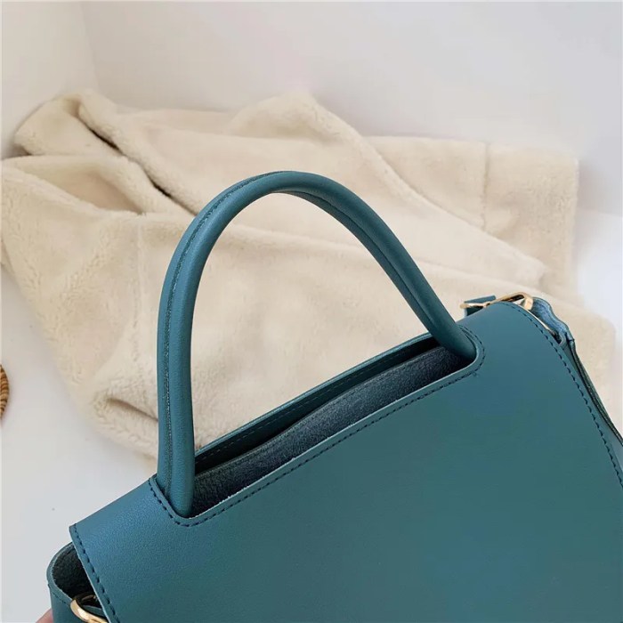 Women’s Casual Big Square Stylish Leather Handbag Women’s Casual Big Square Stylish Leather Handbag