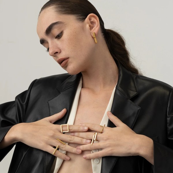 U-shaped Square Ring For Women Stainless Steel or Gold ring,gold ring,Fashion Jewelery jQuery(document).ready(function($) { // Target the Products page if($('body').hasClass('edit-php') && $('body').hasClass('post-type-product')) { $("th.column-admin_commission").css( 'width', '10%' ); } });