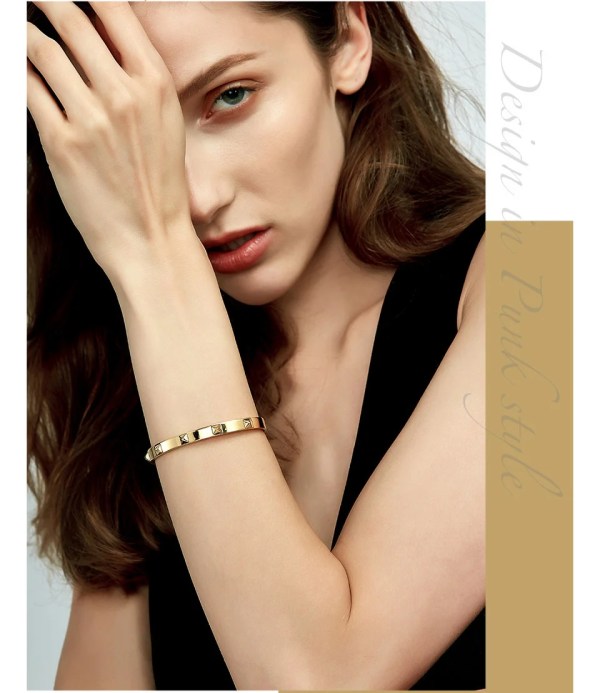 Womens Pyramid Spikes Bracelet Gold/Stainless Steel Womens Pyramid Spikes Bracelet Gold/Stainless Steel