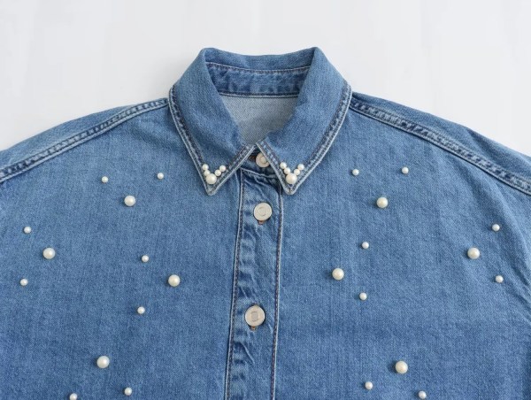 Women’s Pearl Detail Denim Vintage Long-sleeved Shirt Women’s Pearl Detail Denim Vintage Long-sleeved Shirt