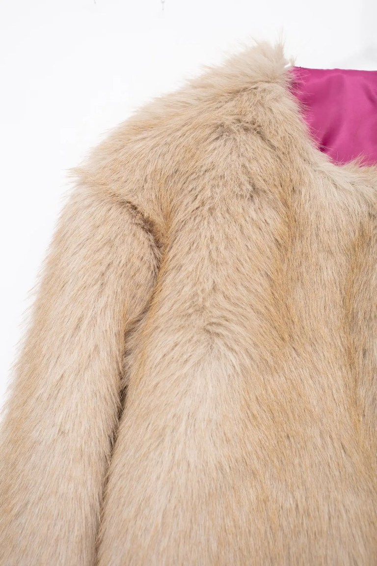 Women Faux Fur Cream Vintage Round Collar Jacket Women Faux Fur Cream Vintage Round Collar Jacket
