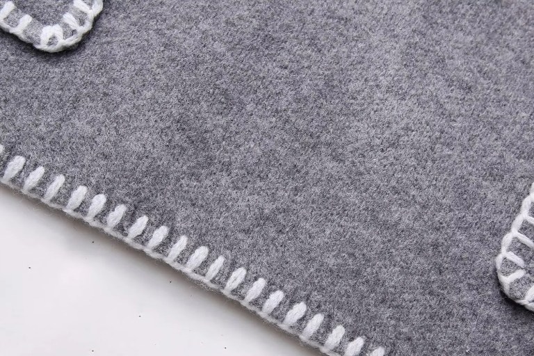 Womens Straight V Cut Neck Kint Jumper with woven Pockets Light Grey