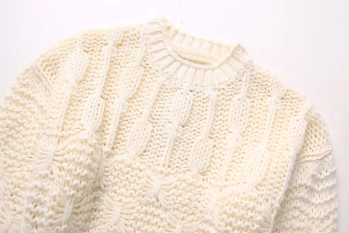 Womens Textured Ivory Knit Round Collar Jumper