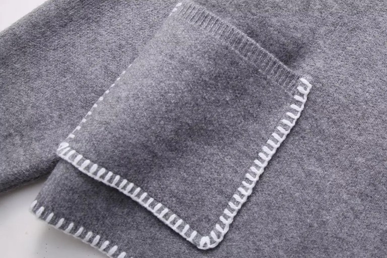 Womens Straight V Cut Neck Kint Jumper with woven Pockets Light Grey