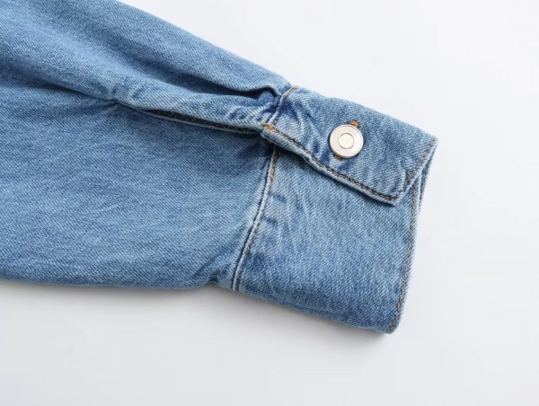 Women’s Pearl Detail Denim Vintage Long-sleeved Shirt Women’s Pearl Detail Denim Vintage Long-sleeved Shirt