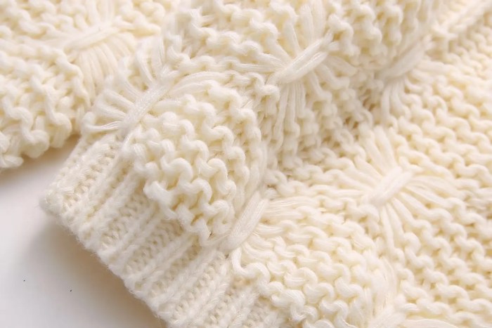 Womens Textured Ivory Knit Round Collar Jumper