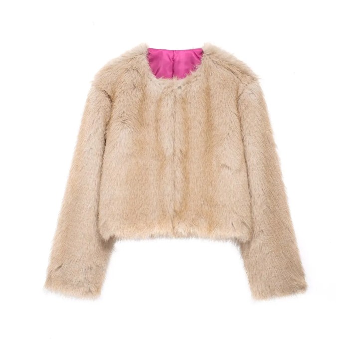 Women Faux Fur Cream Vintage Round Collar Jacket Women Faux Fur Cream Vintage Round Collar Jacket
