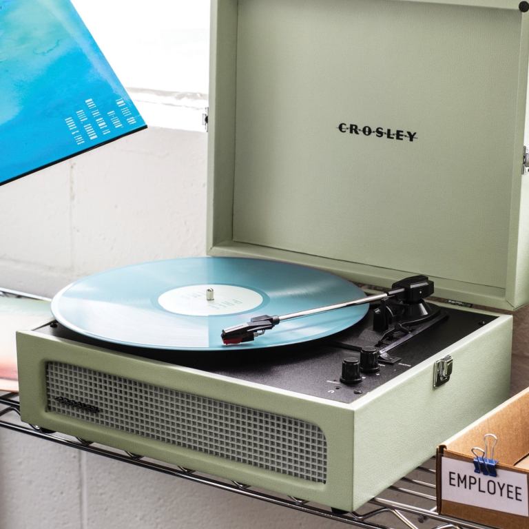 Crosley Voyager Sage – Bluetooth Portable Turntable Crosley Voyager Sage – Bluetooth Portable Turntable