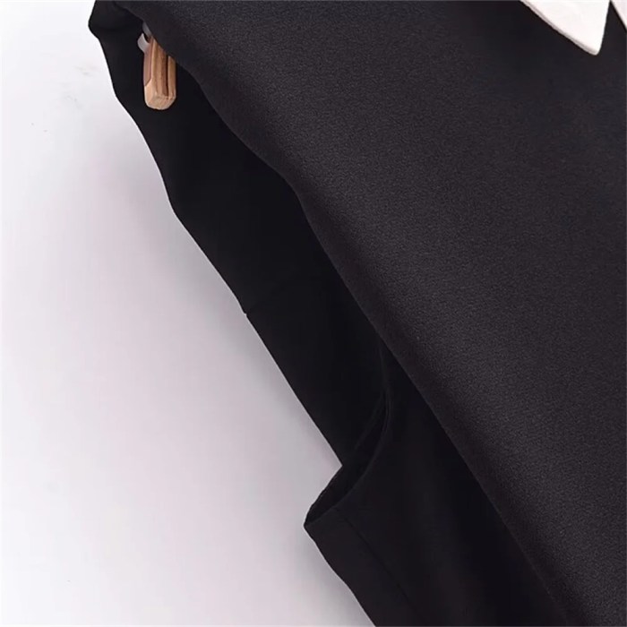 Spring Women’s Black Contrast White Sleeveless Collar Dress with cute black gold button detail Spring Women’s Black Contrast White Sleeveless Collar Dress with cute black gold button detail