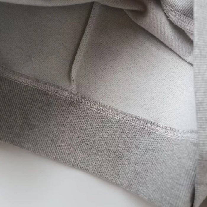 Women’s Round-Neck Long Sleeve Oversize Loose Pullover Top Women’s Round-Neck Long Sleeve Oversize Loose Pullover Top