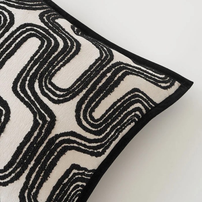 Black Geometric Cushion Cover Black Geometric Cushion Cover