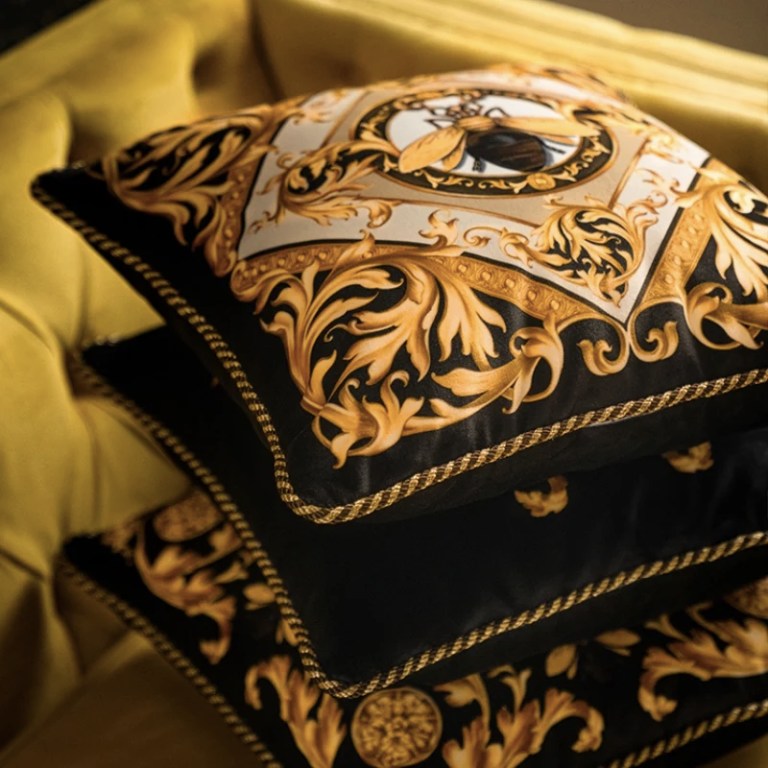 Luxurious Bee Black Velvet Cushion Luxurious Bee Black Velvet Cushion