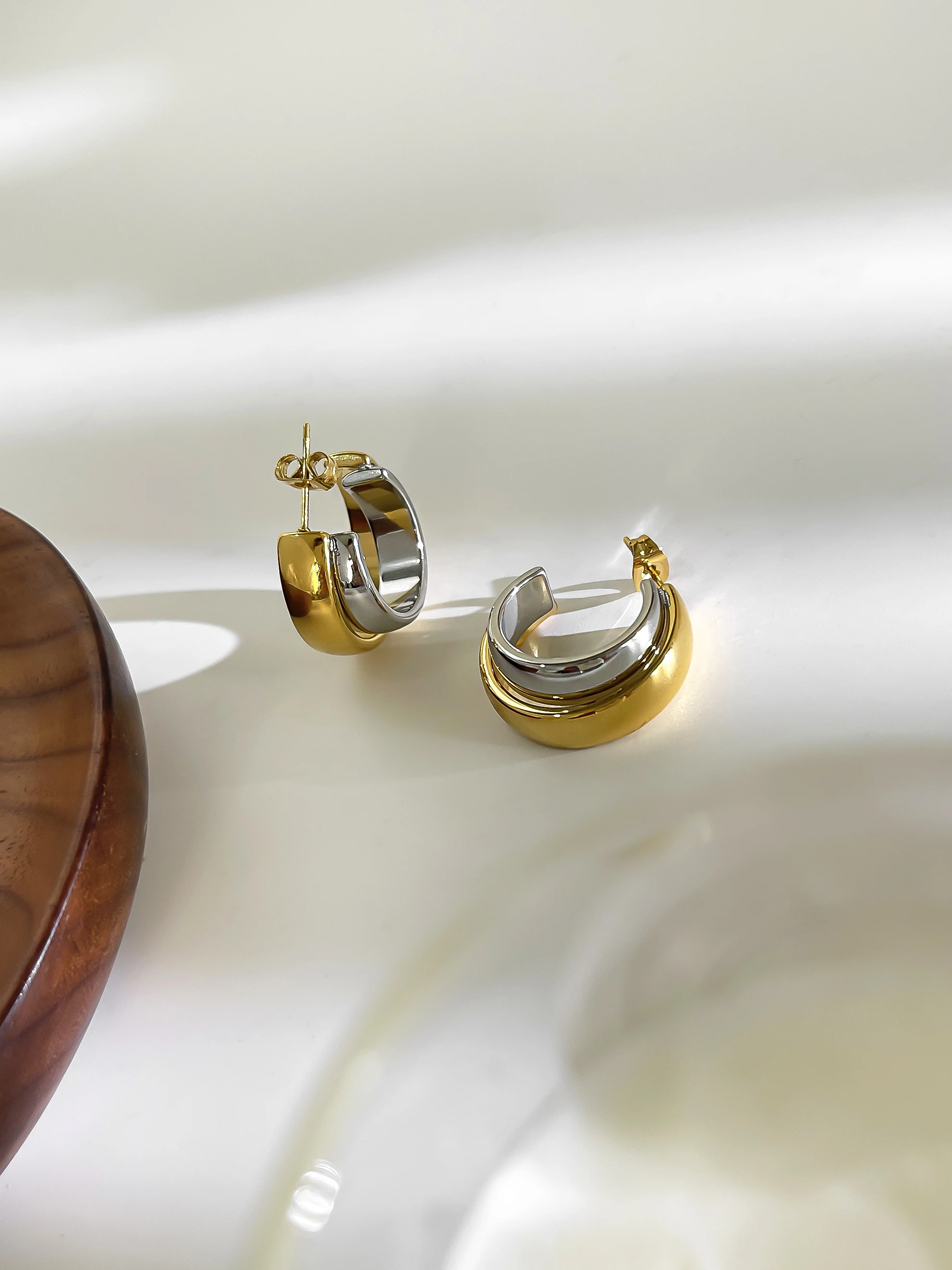 Peri's Minimalist Double Colour Layered Hoop Earrings 3