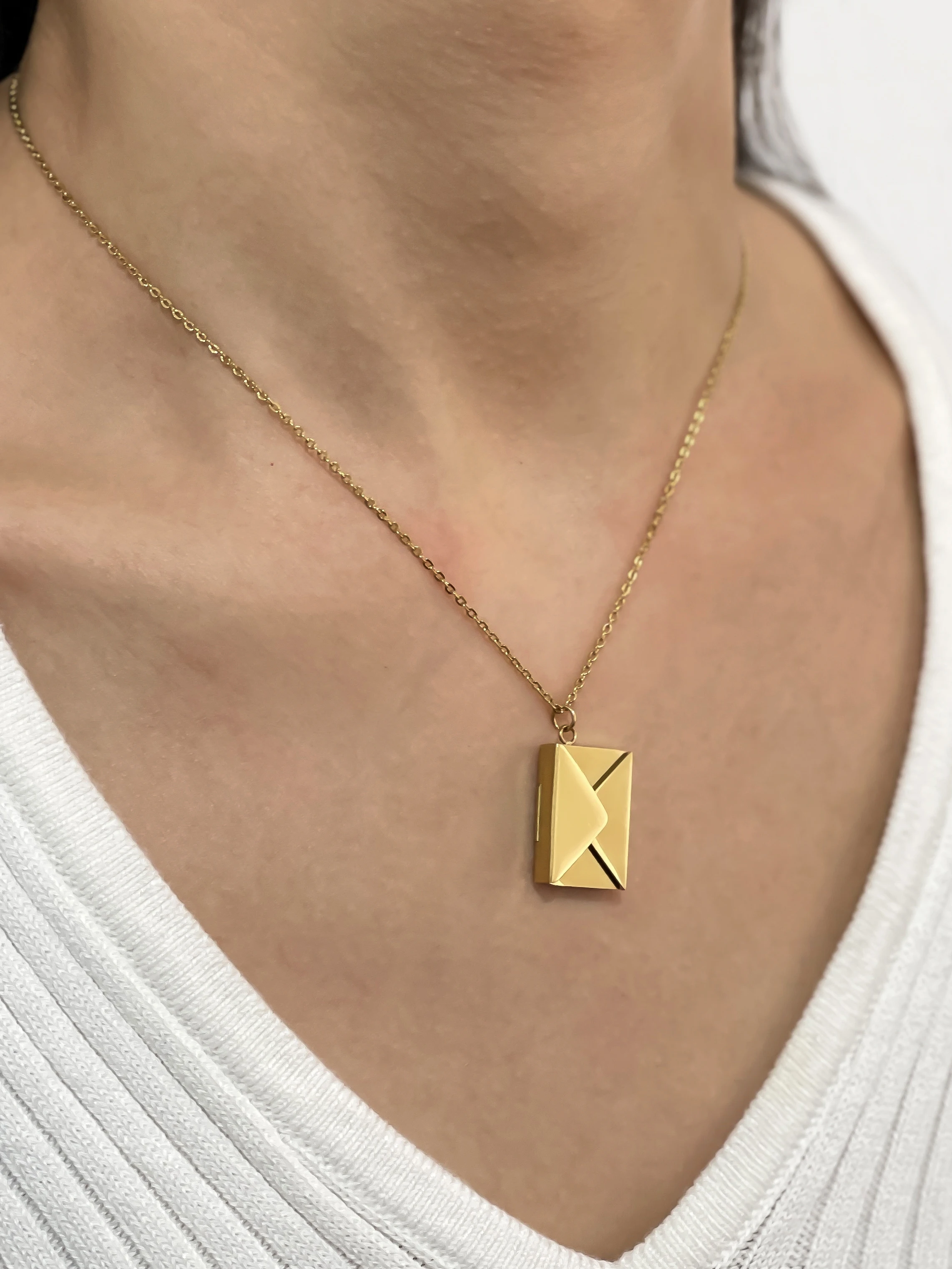 Peri's Love You Card Opening Envelope Pendant Women's Necklace Gold