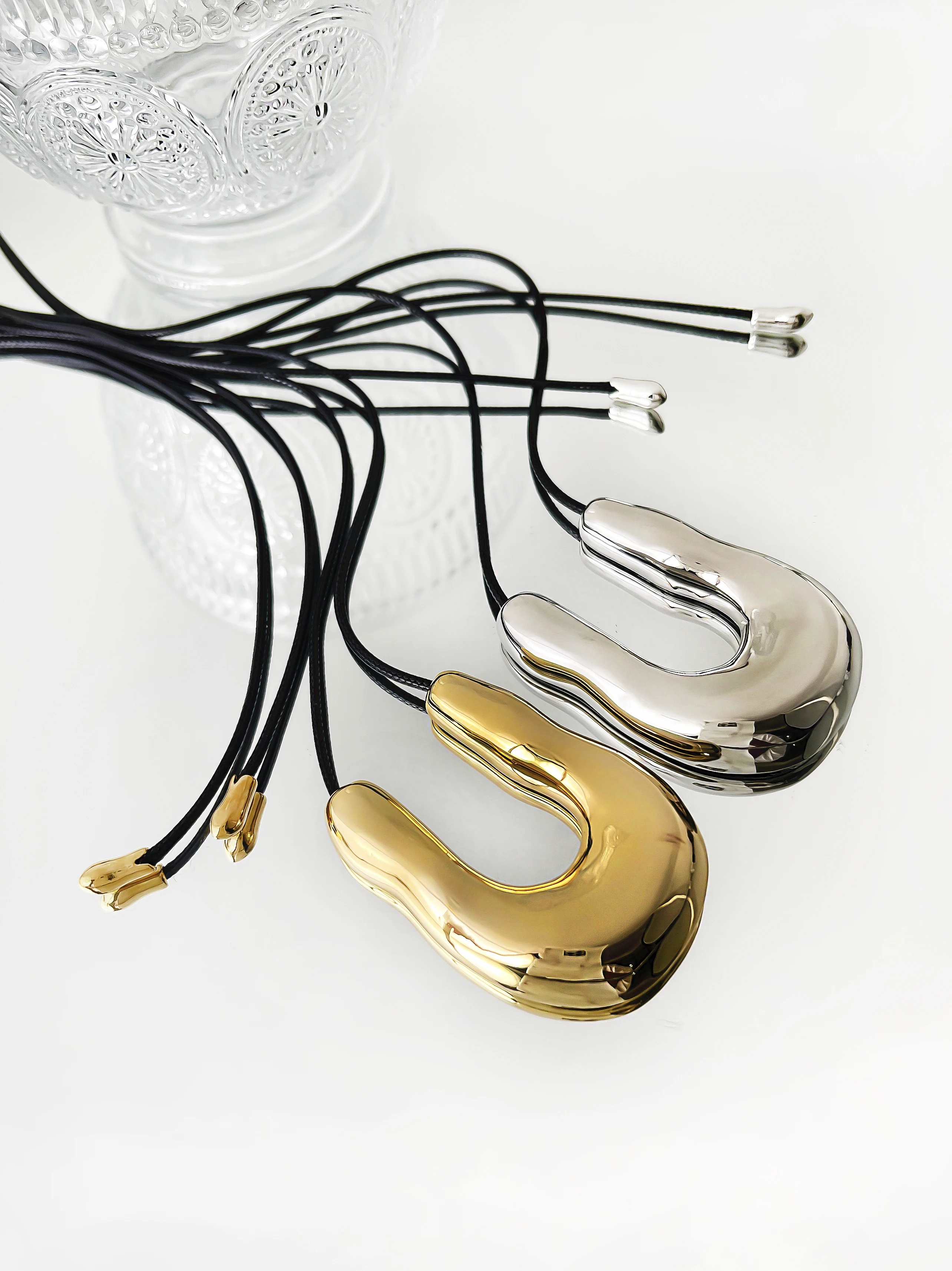 Peri's box Extra Large High Polish U-shape Horseshoe Pendant Necklace 5