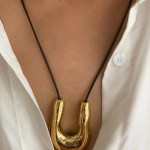 Peri's box Extra Large High Polish U-shape Horseshoe Pendant Necklace 2