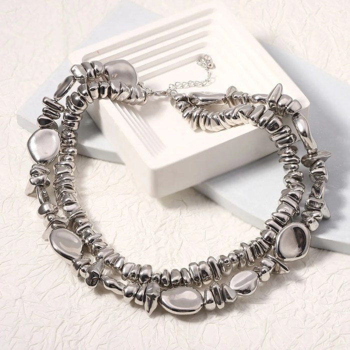 2pcs/set vintage silver acrylic chains choker necklaces perfect gift! 2pcs/set Vintage Silver Acrylic Chains Choker Necklaces Perfect Gift! 2