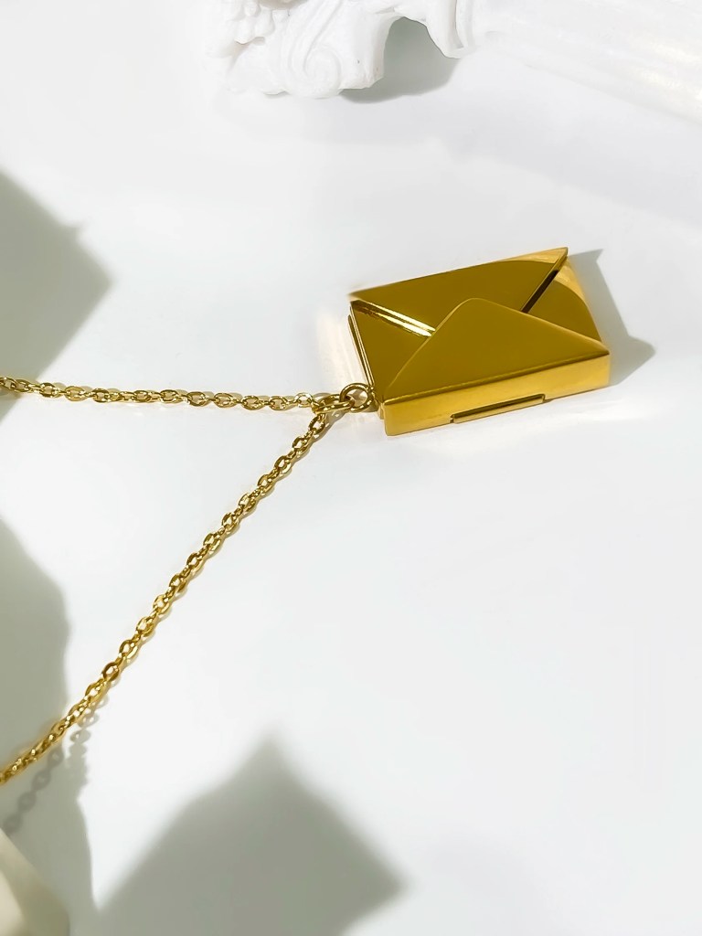 Peri's Love You Card Opening Envelope Pendant Women's Necklace Gold 3