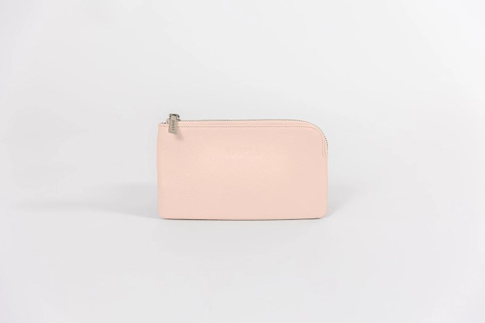hoopla hot pink phone purse (copy)
