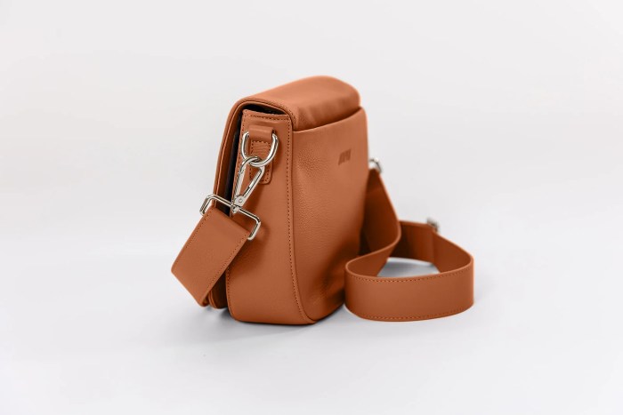 hoopla saddle bag women's handbag light pink (copy) hoopla saddle bag women's handbag light pink (copy)