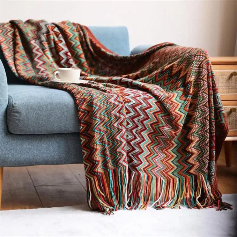 Bohemian Hand Knitted Blanket Zig Zag with Tassel 3