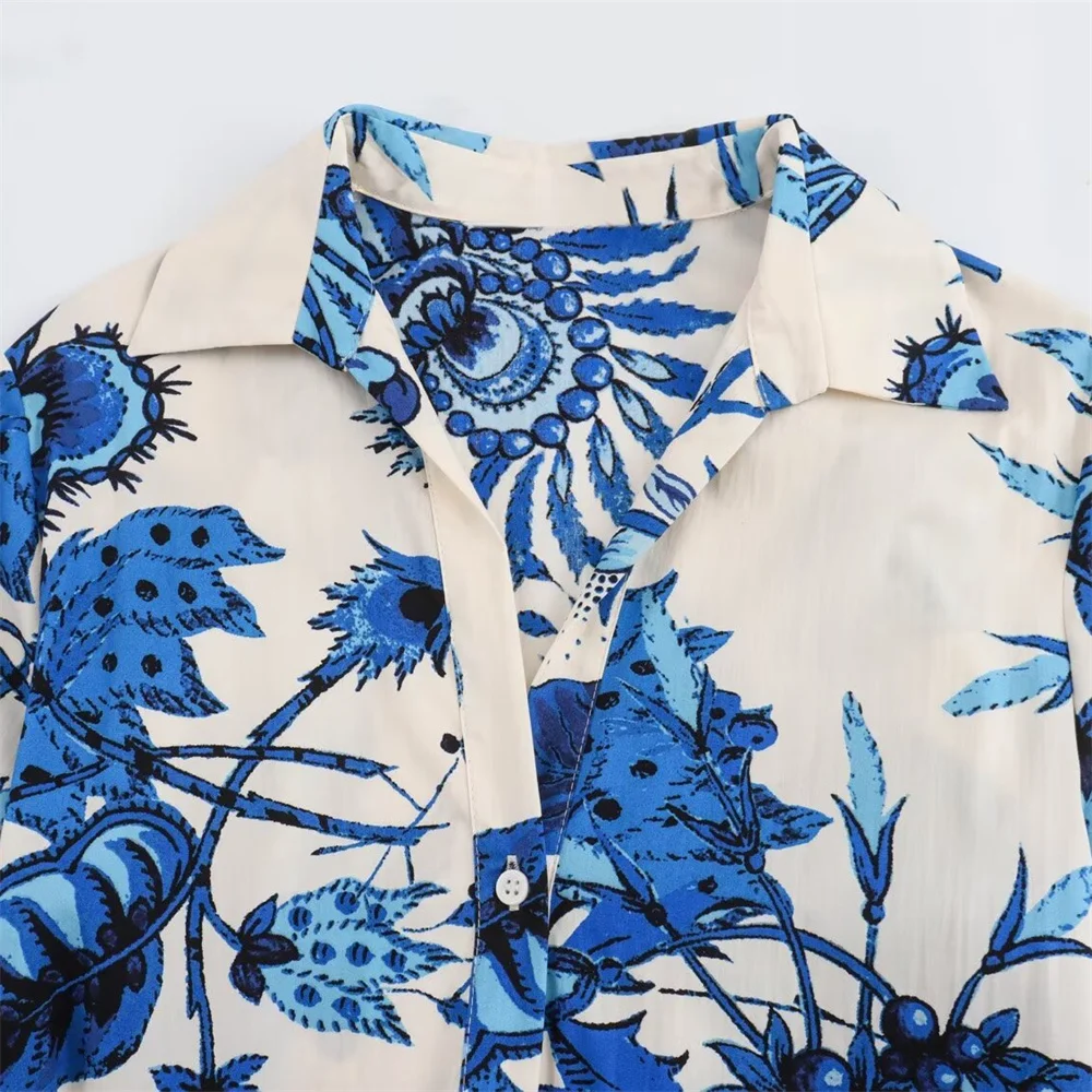 Women's Flip Collar, Buckle Tie Belt, Blue Floral Shirt Dress 3