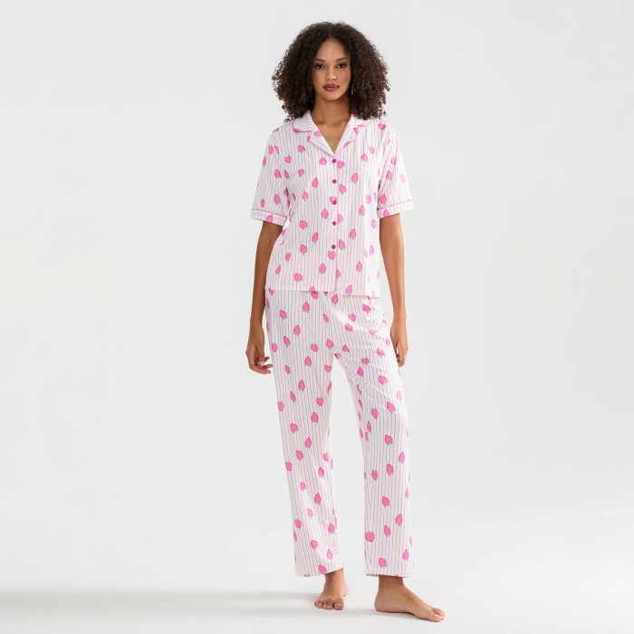 Women's 2 Piece Strawberry Striped Loungewear Pjs Set 4