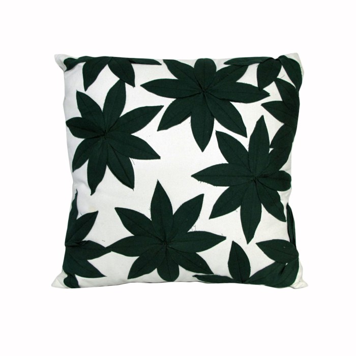 v442 una cushion lilypad white sq 204813 00.jpg