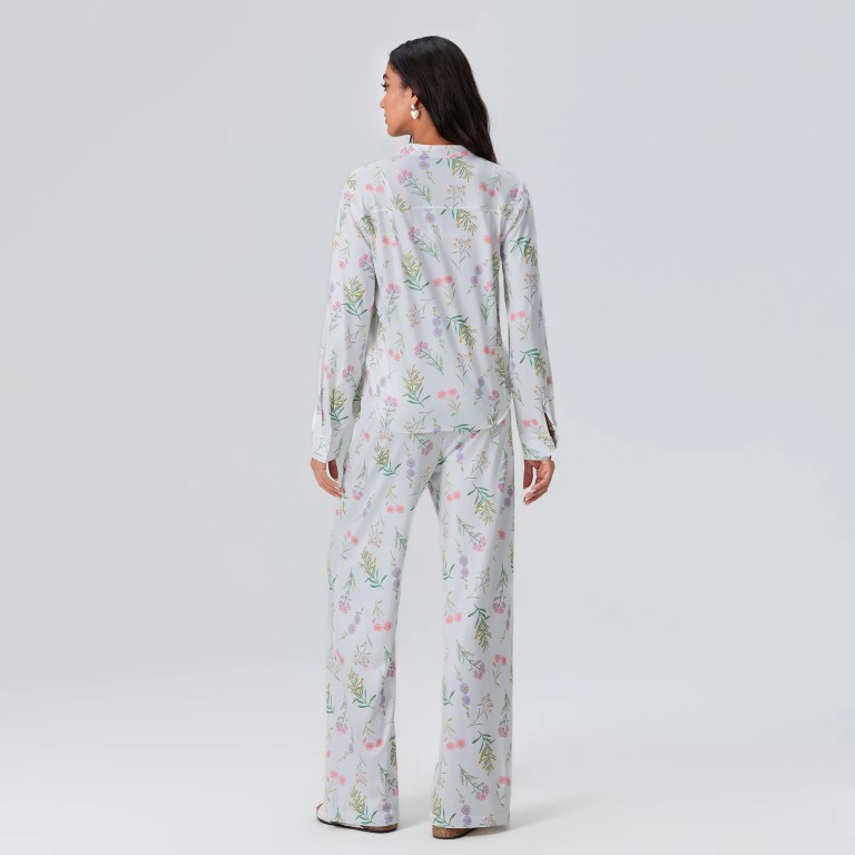 bloom in comfort: floral print loungewear set with v neck top & elastic waist pants Bloom in Comfort: Floral Print Loungewear Set with V-Neck Top & Elastic Waist Pants 2