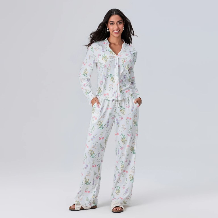 bloom in comfort: floral print loungewear set with v neck top & elastic waist pants Bloom in Comfort: Floral Print Loungewear Set with V-Neck Top & Elastic Waist Pants 1