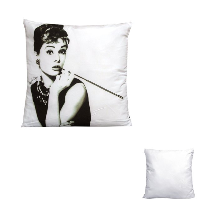 v442 mfl cushion breakfasttiffany white sq 208822 00.jpg v442 mfl cushion breakfasttiffany white sq 208822 00.jpg