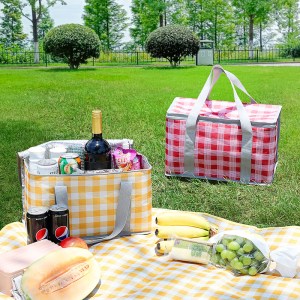 2pcs yellow insulated picnic lunch bag with checkered design, thermal storage for hot and cold items 2pcs yellow insulated picnic lunch bag with checkered design, thermal storage for hot and cold items
