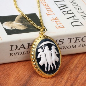 Agatha Cameo Necklace – Darkhold Diaries Metal Pendant 5cm Cosplay Prop 5